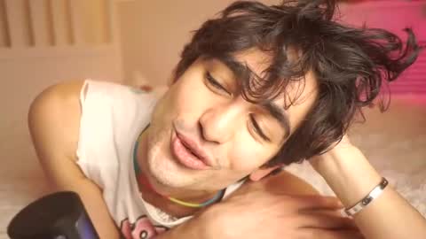 idenavarre online show from 01-30-25, 01:22