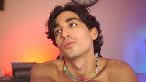 idenavarre online show from 03-08-25, 02:12