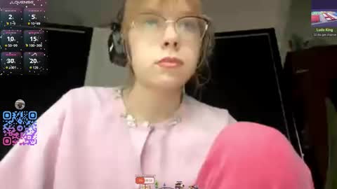 Stella online show from 10-05-25, 01:20