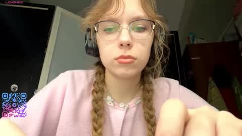 Stella online show from 10-07-25, 02:03