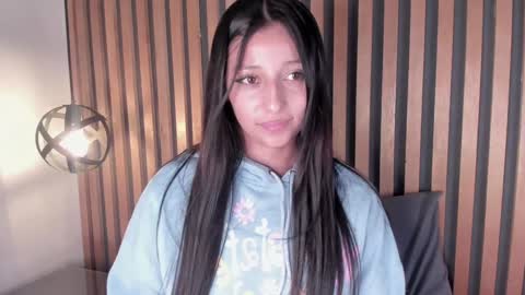 Snapshot of alanha_ chatting on 01-15-25, 07:37 alanha online show from 01-15-25, 07:37