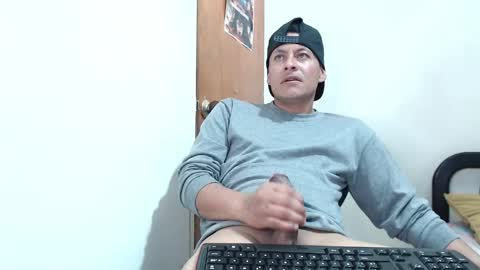 Snapshot of alann_snow chatting on 12-20-24, 11:58 Alann online show from 12-20-24, 11:58