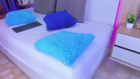 Alanna  online show from 11-08-25, 04:34