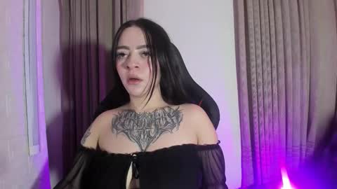 Snapshot of alanna_love02 chatting on 02-08-26, 06:17 Alanna online show from 02-08-26, 06:17