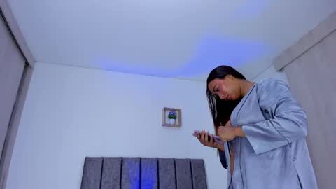 Snapshot of alannajones1 chatting on 11-13-25, 11:20 Alanna online show from 11-13-25, 11:20