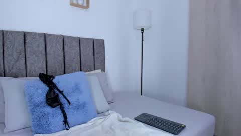 Snapshot of alannajones1 chatting on 11-19-25, 12:05 Alanna online show from 11-19-25, 12:05