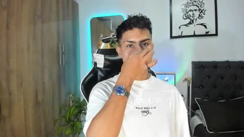 Snapshot of alannaughty_ chatting on 02-17-26, 10:01 alannaughty_ online show from 02-17-26, 10:01