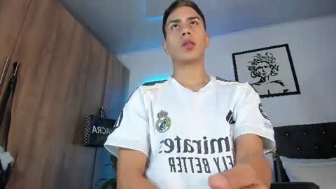 Snapshot of alannaughty_ chatting on 06-09-26, 11:16 alannaughty_ online show from 06-09-26, 11:16