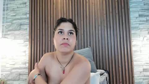Snapshot of alannavidal chatting on 03-01-25, 10:02 alannavidal online show from 03-01-25, 10:02