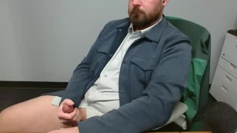 Snapshot of alaska4411 chatting on 01-28-25, 01:39 John online show from 01-28-25, 01:39