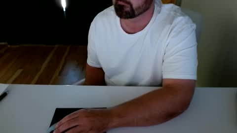 Snapshot of alaska4411 chatting on 06-04-26, 07:31 John online show from 06-04-26, 07:31
