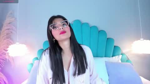 Alassia Hocthner online show from 11-08-25, 11:32