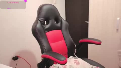 alba_toro535670 online show from 11-11-25, 12:05