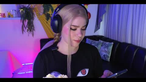 albaandthayron online show from 11-18-25, 12:09