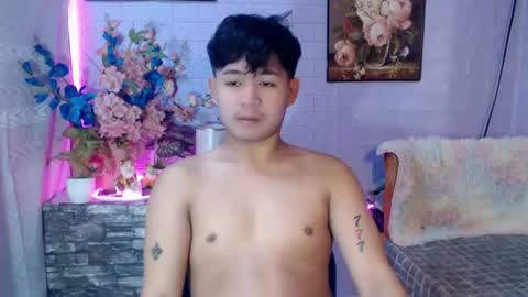 Snapshot of albertx_destroyer69 chatting on 06-19-26, 01:43 Albert online show from 06-19-26, 01:43