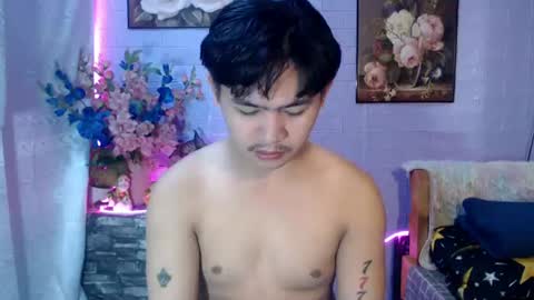 Snapshot of albertx_destroyer69 chatting on 07-12-26, 02:02 Albert online show from 07-12-26, 02:02