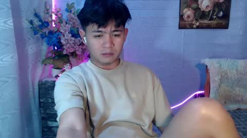 Snapshot of albertx_destroyer69 chatting on 07-16-26, 02:06 Albert online show from 07-16-26, 02:06