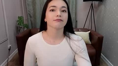 Snapshot of albi_glow chatting on 11-16-25, 04:40 Albi online show from 11-16-25, 04:40