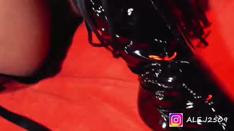 Snapshot of ale_2509 chatting on 11-26-25, 08:10 Ale online show from 11-26-25, 08:10