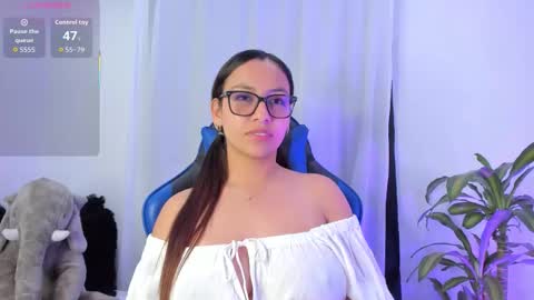 Snapshot of aleaa_ chatting on 10-17-25, 03:42 aleaa online show from 10-17-25, 03:42