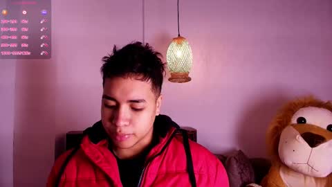 Snapshot of aleclightwood_dim chatting on 12-18-25, 04:29 Alec Help me reach 20 Likes online show from 12-18-25, 04:29