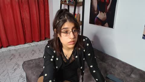 Snapshot of aleiyalove2017 chatting on 12-04-24, 12:30 Maria Juan Julieth online show from 12-04-24, 12:30