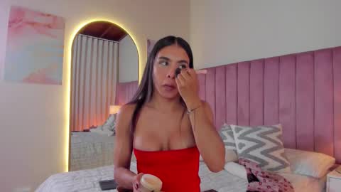 Alejandra Arango online show from 11-28-25, 10:12