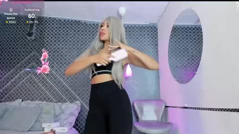 Snapshot of aleja_bloom chatting on 05-31-26, 12:12 aleja_bloom online show from 05-31-26, 12:12
