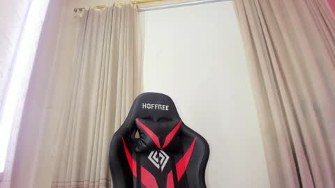 Snapshot of aleja_hill chatting on 12-15-24, 10:15 Aleja Hill online show from 12-15-24, 10:15