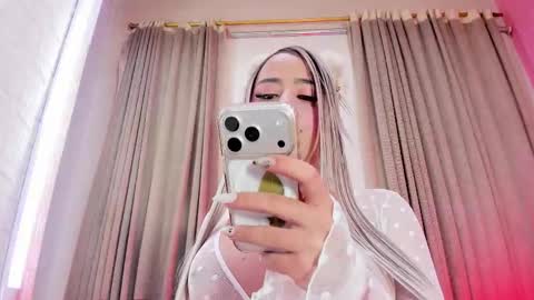 Snapshot of aleja_hill chatting on 11-02-25, 03:47 Aleja Hill online show from 11-02-25, 03:47