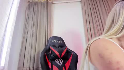 Snapshot of aleja_hill chatting on 01-11-26, 05:45 Aleja Hill online show from 01-11-26, 05:45