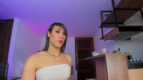 A L E J A N D R A online show from 01-08-25, 04:02