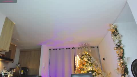 A L E J A N D R A online show from 12-21-25, 11:06