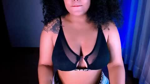 Snapshot of alejandra_conde chatting on 02-06-25, 11:15 Alejandra online show from 02-06-25, 11:15