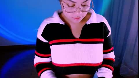 Snapshot of alejandra_conde chatting on 10-09-25, 04:43 Alejandra online show from 10-09-25, 04:43