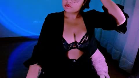 Snapshot of alejandra_conde chatting on 11-28-25, 01:41 Alejandra online show from 11-28-25, 01:41