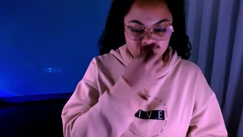 Snapshot of alejandra_conde chatting on 12-18-25, 03:12 Alejandra online show from 12-18-25, 03:12