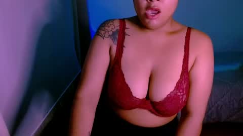 Snapshot of alejandra_conde chatting on 05-26-26, 11:34 Alejandra online show from 05-26-26, 11:34
