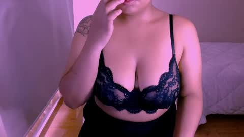 Snapshot of alejandra_conde chatting on 05-31-26, 05:09 Alejandra online show from 05-31-26, 05:09