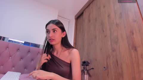 Snapshot of alejandraaa_ chatting on 09-18-25, 01:51 alejandraaa_ online show from 09-18-25, 01:51