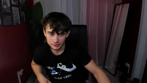 Snapshot of alejandro_ellias chatting on 11-20-25, 08:25 Alejandro online show from 11-20-25, 08:25