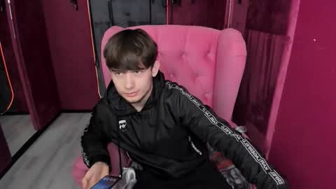 Snapshot of alejandro_ellias chatting on 12-02-25, 05:57 Alejandro online show from 12-02-25, 05:57