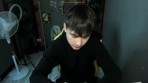 Snapshot of alejandro_ellias chatting on 01-06-26, 10:08 Alejandro online show from 01-06-26, 10:08