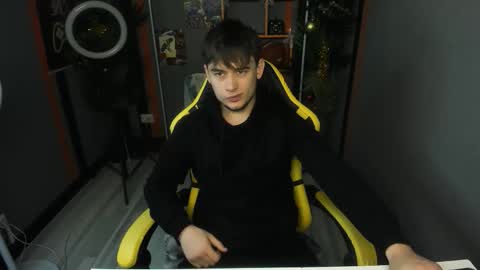 Snapshot of alejandro_ellias chatting on 01-07-26, 10:18 Alejandro online show from 01-07-26, 10:18