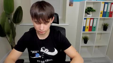 Snapshot of alejandro_ellias chatting on 02-03-26, 06:57 Alejandro online show from 02-03-26, 06:57