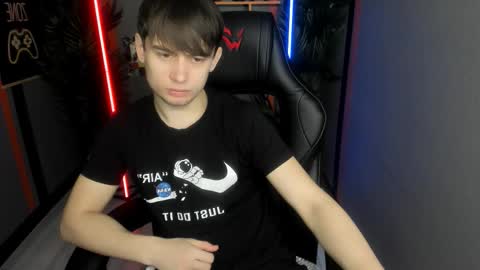 Snapshot of alejandro_ellias chatting on 02-04-26, 09:04 Alejandro online show from 02-04-26, 09:04