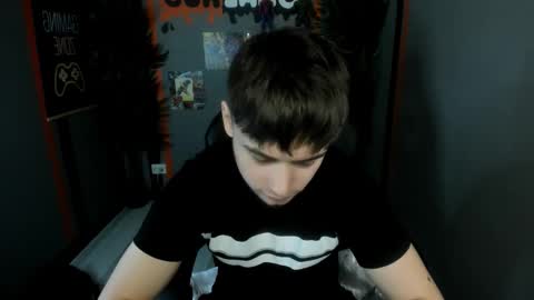 Snapshot of alejandro_ellias chatting on 03-22-26, 03:26 Alejandro online show from 03-22-26, 03:26