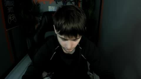 Snapshot of alejandro_ellias chatting on 03-29-26, 01:44 Alejandro online show from 03-29-26, 01:44