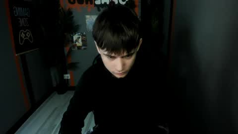 Snapshot of alejandro_ellias chatting on 04-12-26, 02:33 Alejandro online show from 04-12-26, 02:33