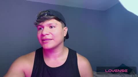 Snapshot of alejandro_vt chatting on 10-29-25, 02:36 Alejandro G online show from 10-29-25, 02:36